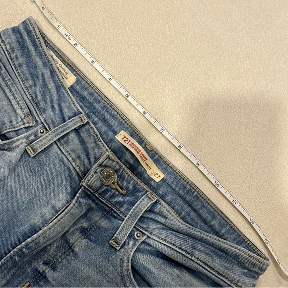 Levi’s Sz 27 Women's Light Blue Distressed Jeans - Picture 5 of 11